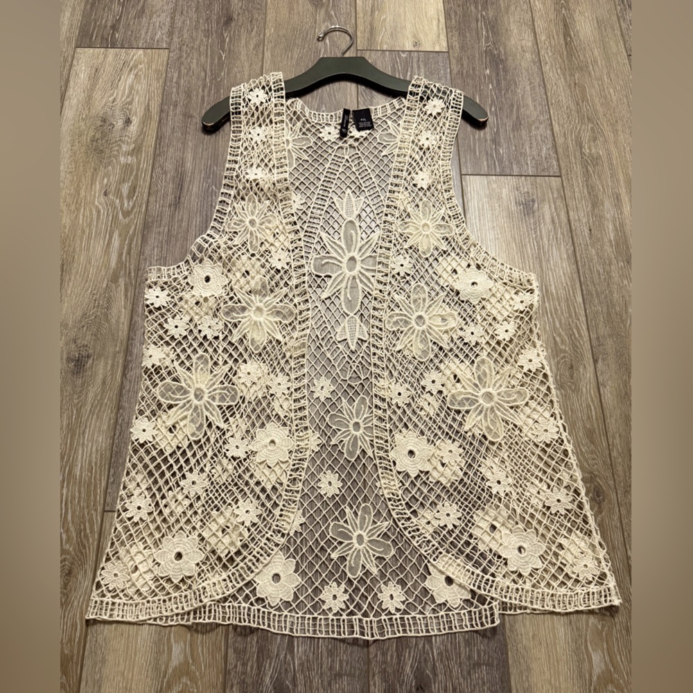 New Directions Cream Crochet Women Sweater Vest - Picture 4 of 7